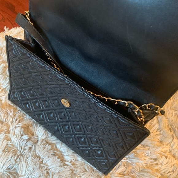 Tory Burch Fleming Convertible Shoulder Bag - Picture 4 of 16